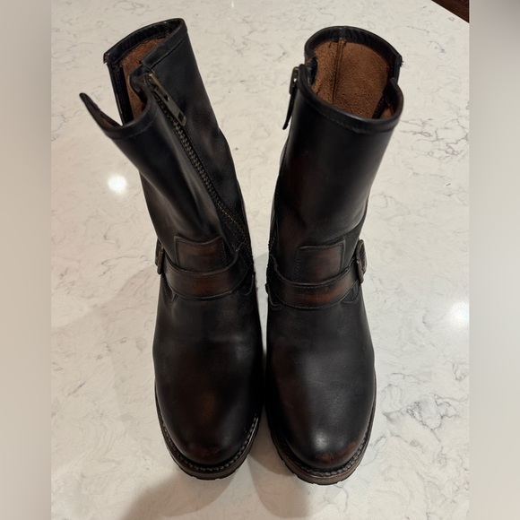 Freebird distressed leather boots - Picture 8 of 9